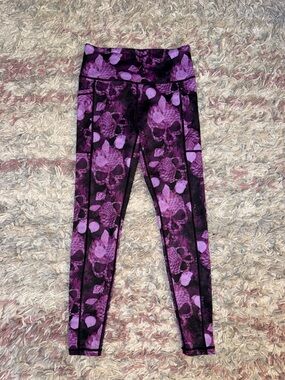 Constantly Varied Gear patterned leggings XS